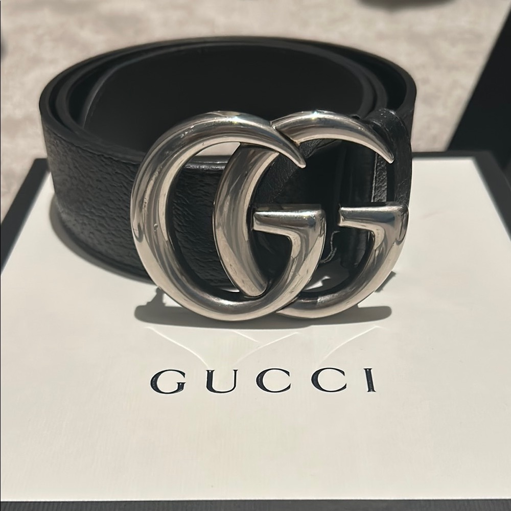 Gucci Black Leather Belt with Silver Buckle